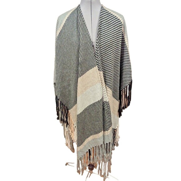 bcbgeneration plaid blanket wrap scarf tasseled edges western fall warm‎ brunch - Picture 1 of 3